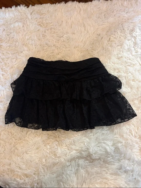SHEIN Black Lace Tiered Mini Skirt - Picture 4 of 4